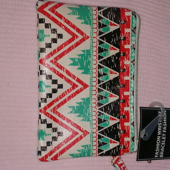 Fashion wristlet - Picture 2 of 4